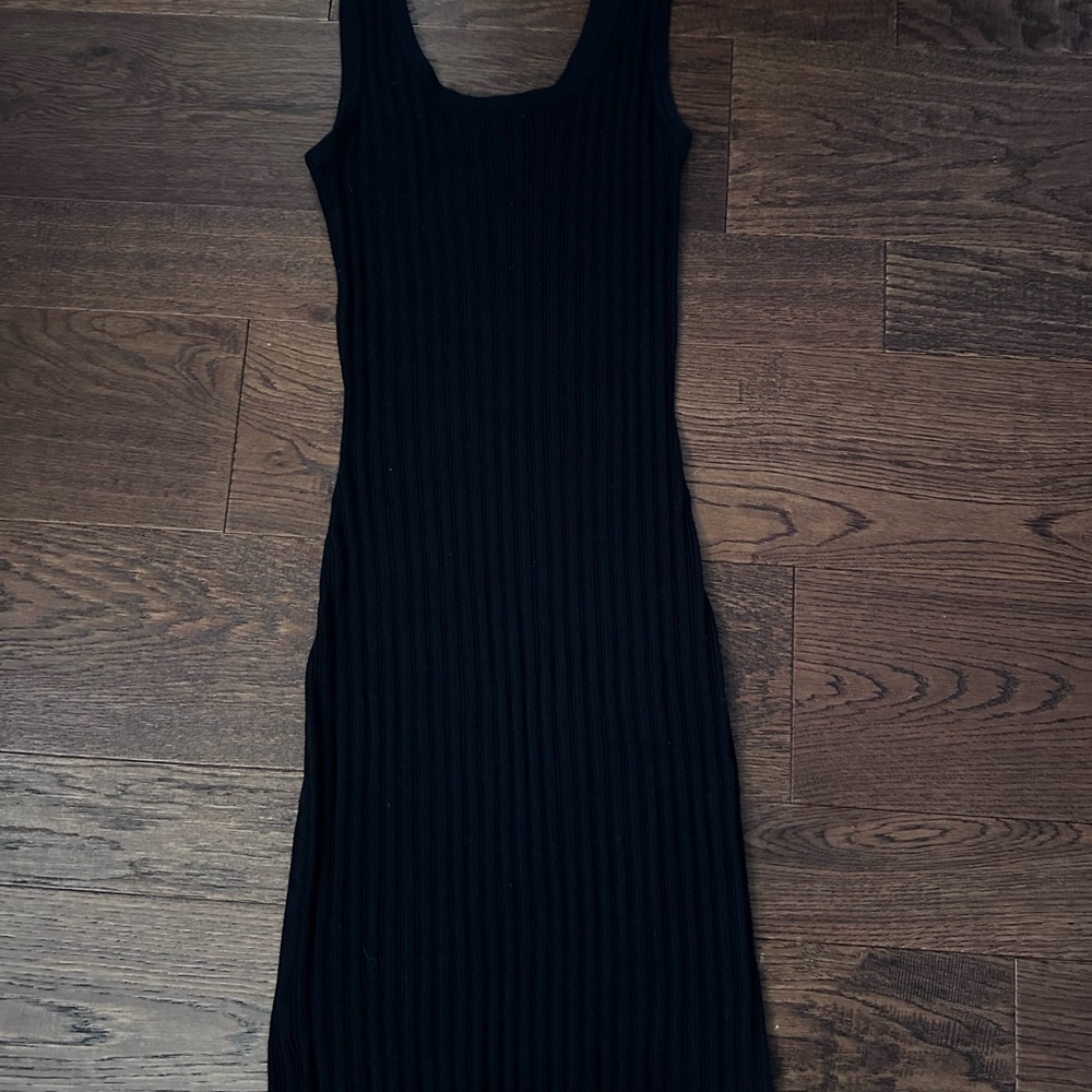 BB Dakota Black Ribbed Sheath Midi Dress